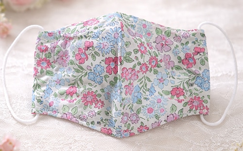 やさしくフィットするマスク